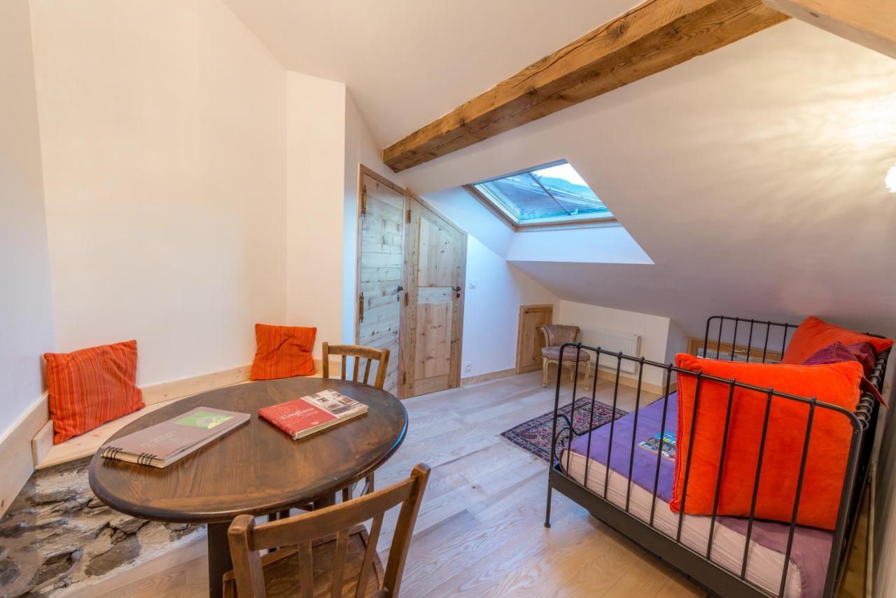 Au Cheval Blanc - Appartements Et Chambres D'Hotes Albertville Ngoại thất bức ảnh