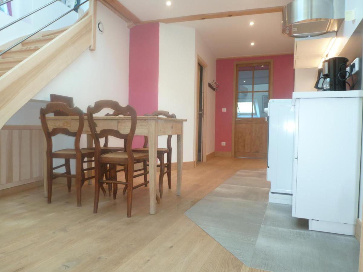 Au Cheval Blanc - Appartements Et Chambres D'Hotes Albertville Ngoại thất bức ảnh