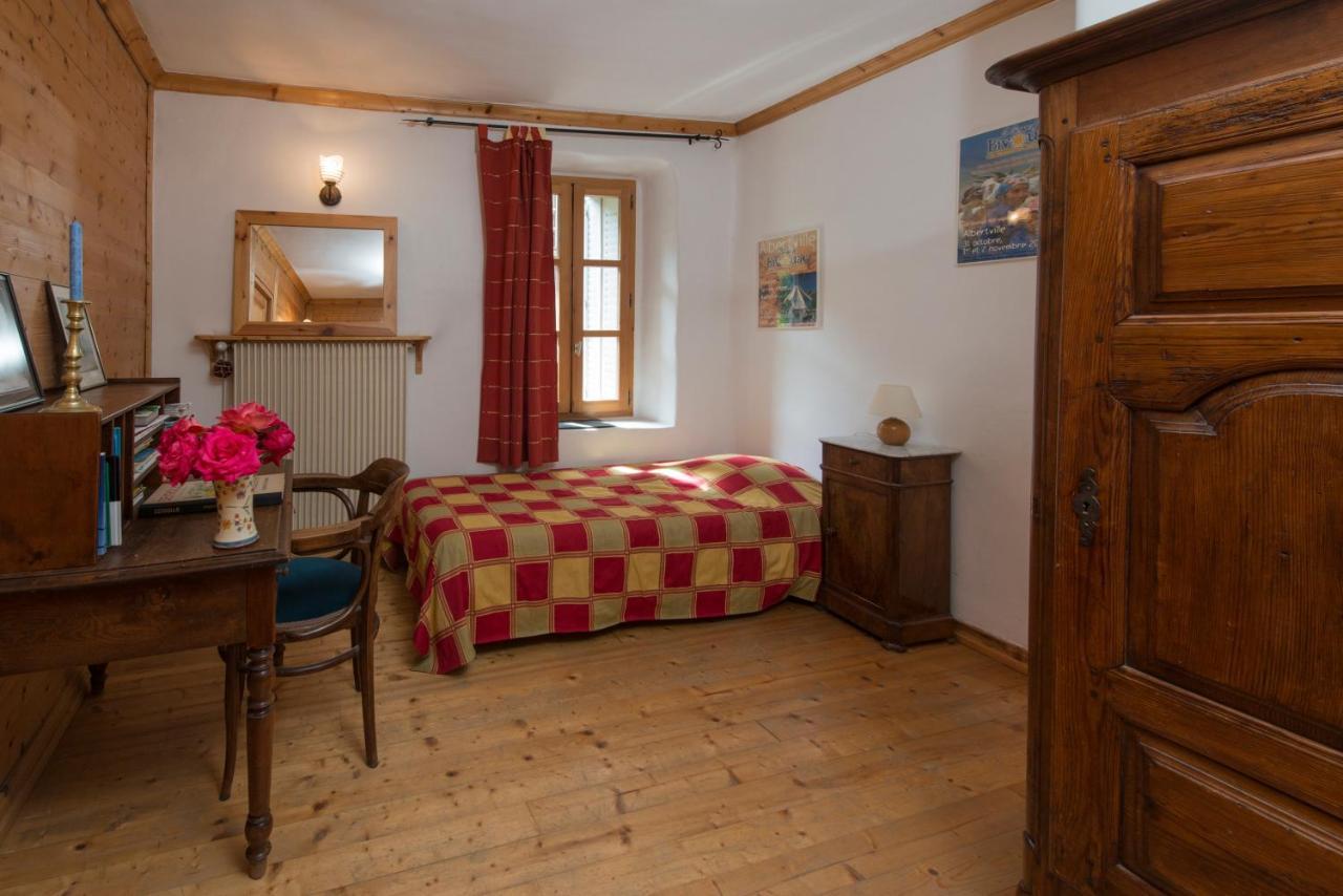 Au Cheval Blanc - Appartements Et Chambres D'Hotes Albertville Ngoại thất bức ảnh