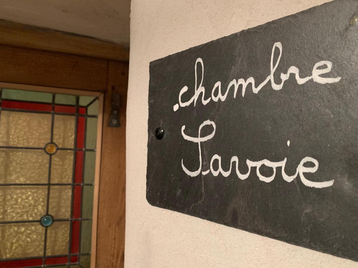 Au Cheval Blanc - Appartements Et Chambres D'Hotes Albertville Ngoại thất bức ảnh